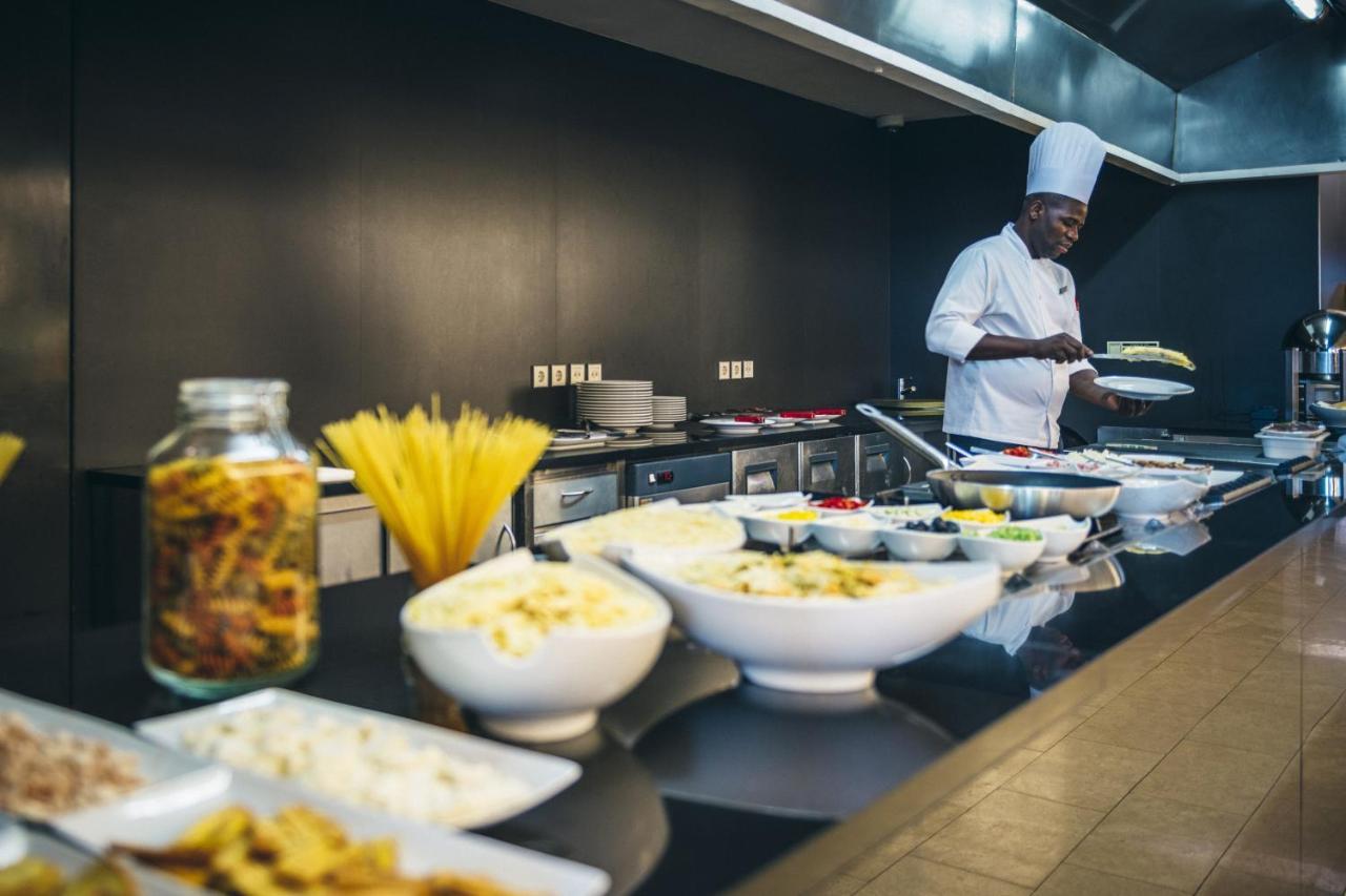 Hotel Tropico Luanda Eksteriør billede